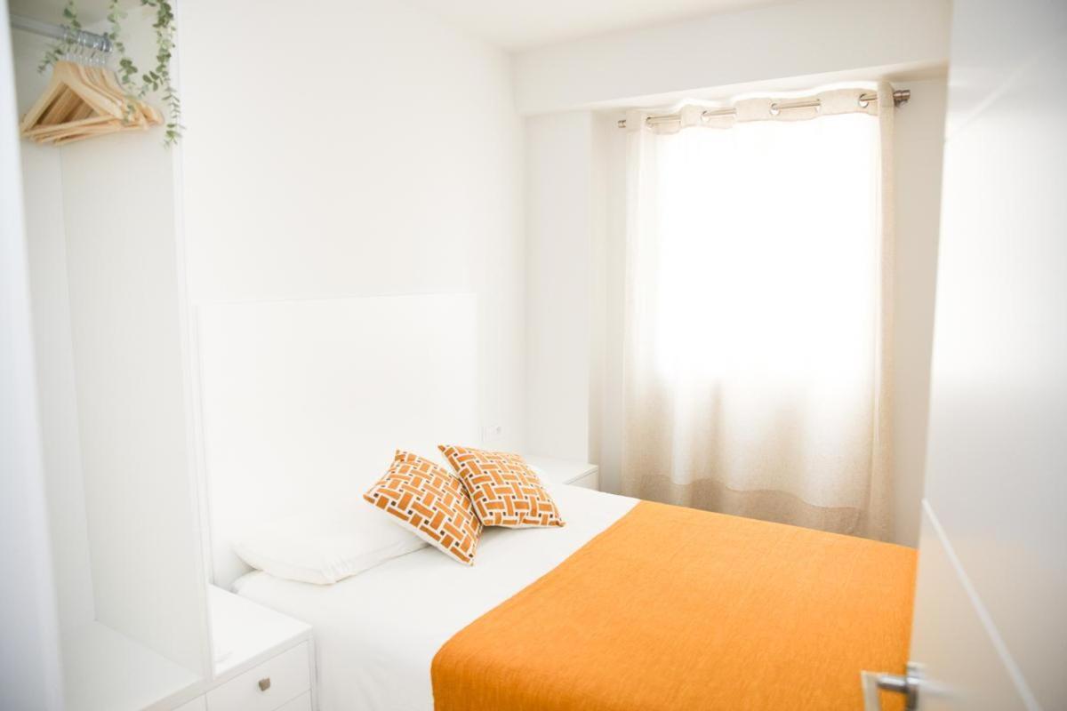 Family Apartment In The Malaga City Center מראה חיצוני תמונה