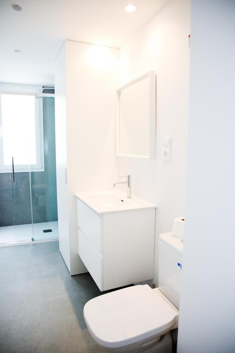 Family Apartment In The Malaga City Center מראה חיצוני תמונה